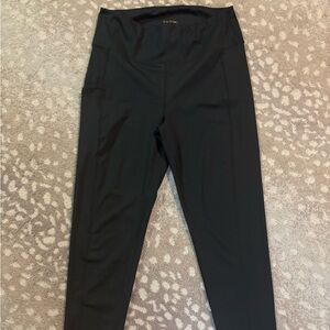 Like New Lilly Pulitzer Weekender Black Leggings